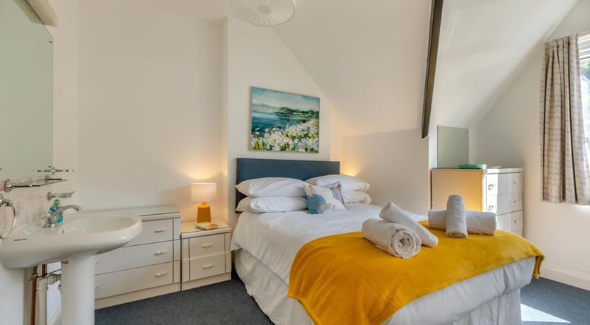 Photo of 3 Bed in Beer