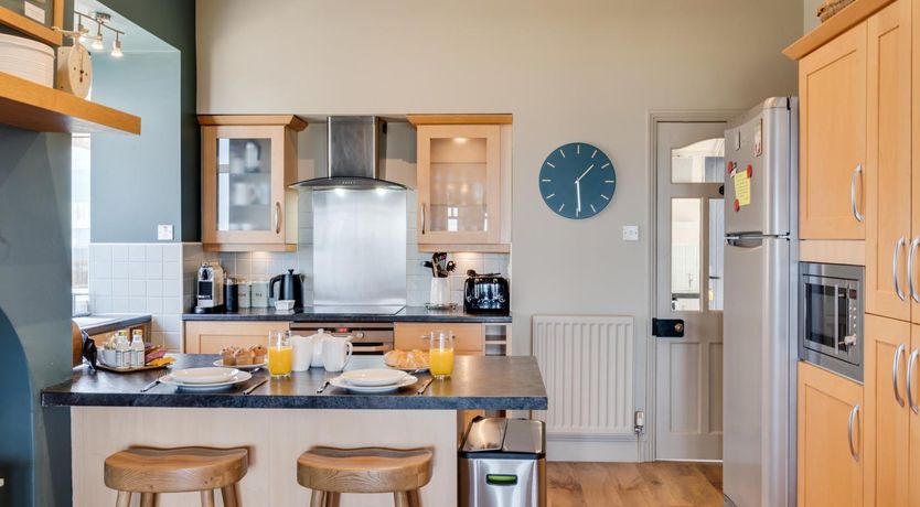 Photo of 5 Bed in Seahouses