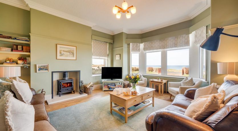 Photo of 5 Bed in Seahouses