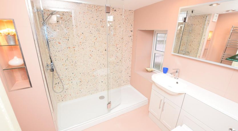 Photo of 2 Bed in Mumbles