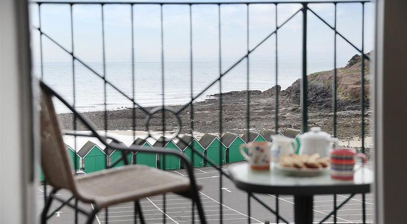 Photo of 1 Bed in Langland