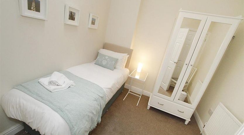 Photo of 3 Bed in Mumbles