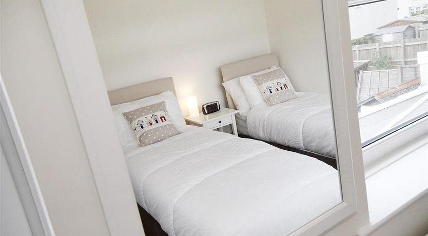 Photo of 3 Bed in Mumbles