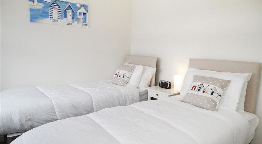 Photo of 3 Bed in Mumbles