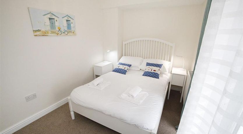 Photo of 3 Bed in Mumbles