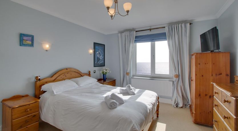 Photo of 2 Bed in Mumbles