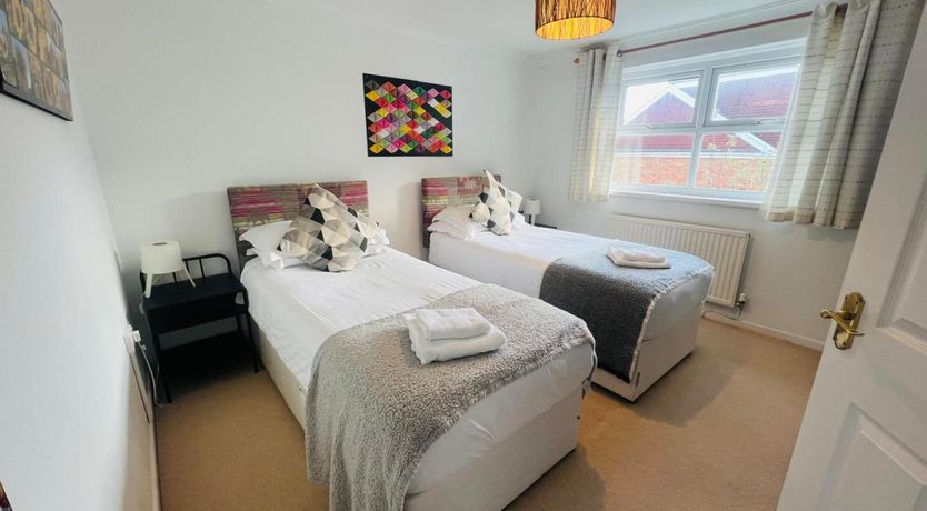 Photo of 2 Bed in Mumbles