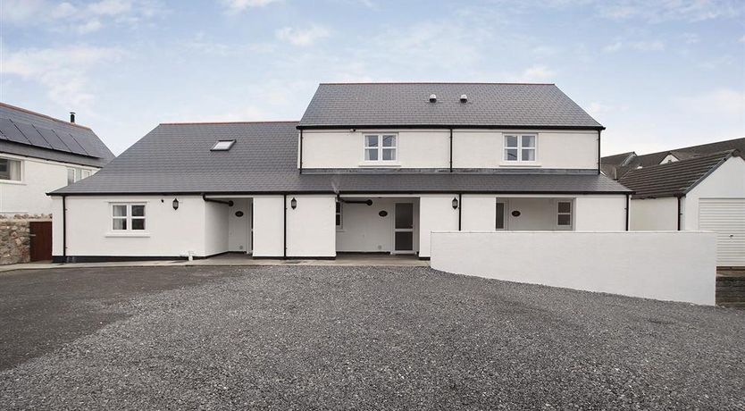 Photo of 2 Bed in Port Eynon