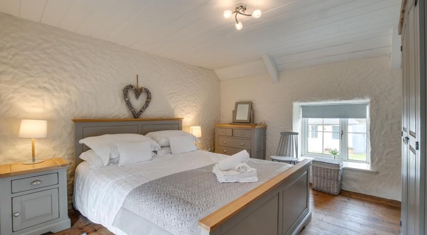 Photo of 2 Bed in Llanmadoc