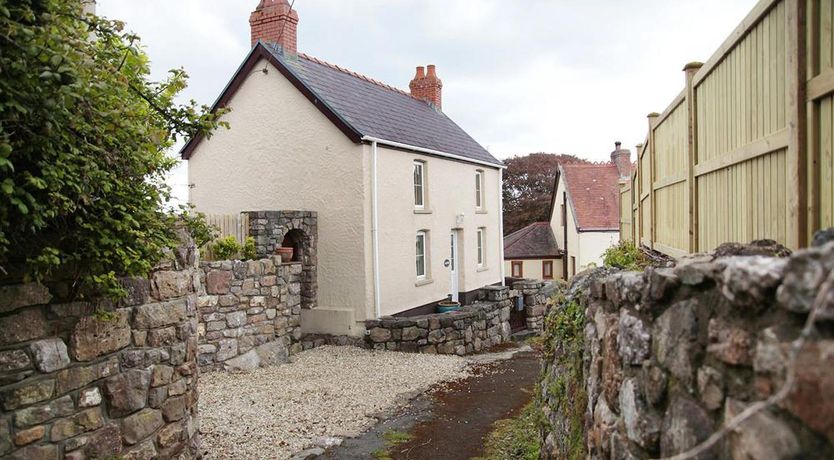 Photo of 2 Bed in Llanmadoc