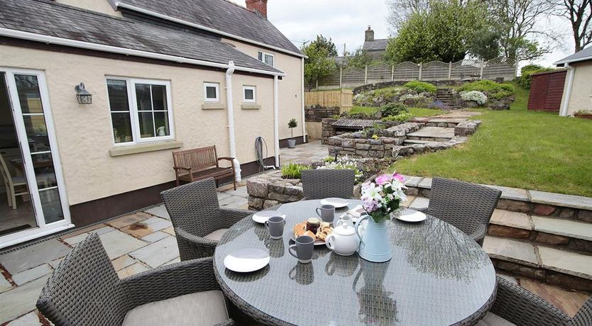 Photo of 2 Bed in Llanmadoc