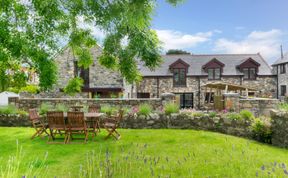 Photo of 9 Bed in Bodorgan