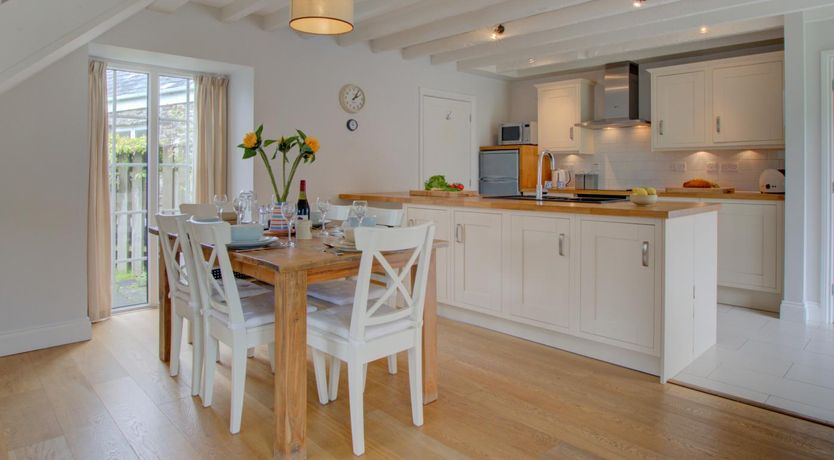 Photo of 3 Bed in St. Mawgan