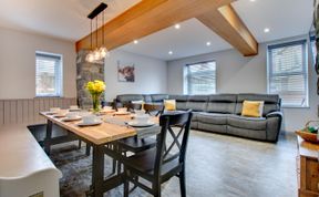 Photo of 5 Bed in Bala