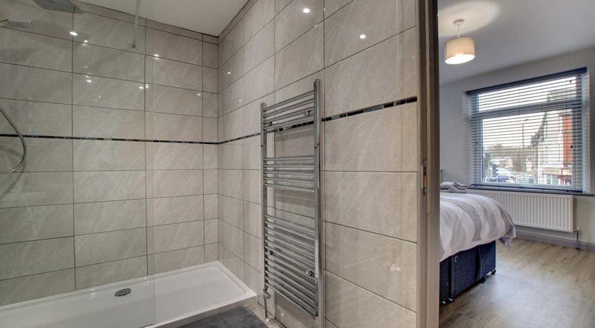 Photo of 5 Bed in Bala