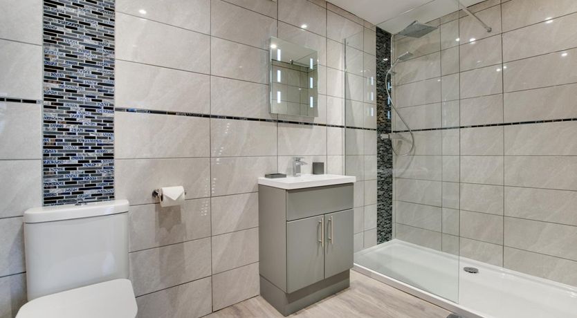 Photo of 5 Bed in Bala