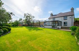 Photo of 4-bed-in-denbigh