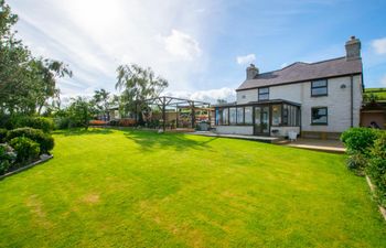 4 Bed in Denbigh Holiday Home