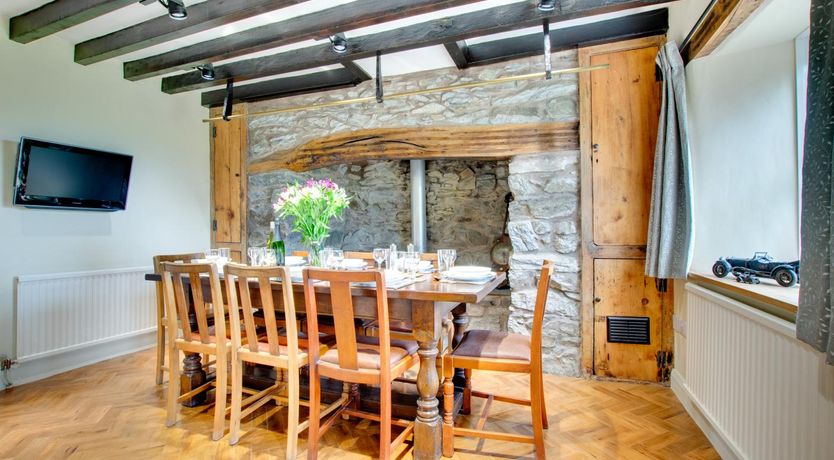 Photo of 4 Bed in Denbigh