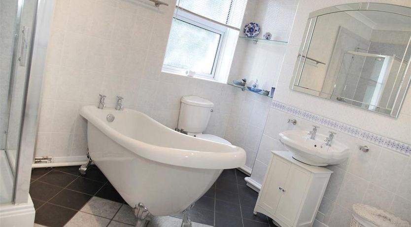 Photo of 2 Bed in Mumbles