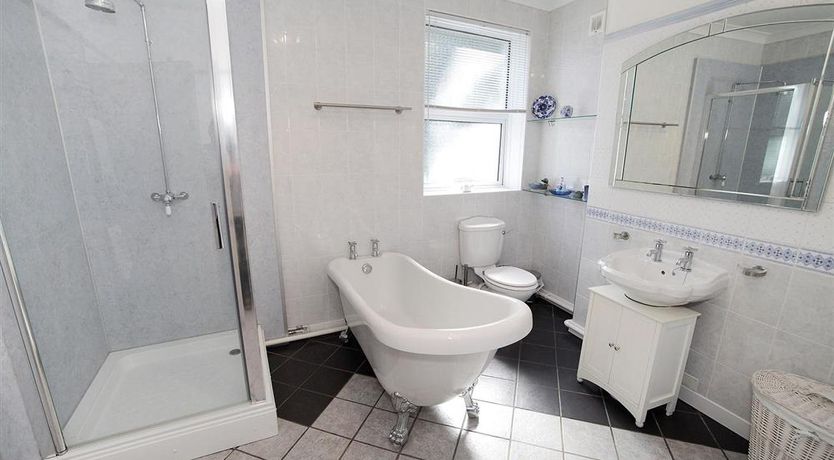 Photo of 2 Bed in Mumbles