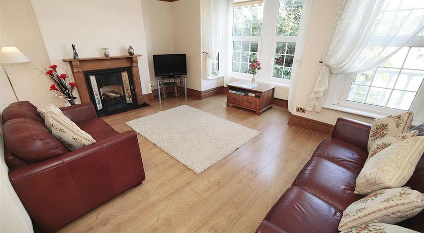 Photo of 2 Bed in Mumbles