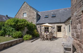 3 Bed in Newton-by-the-Sea Holiday Home