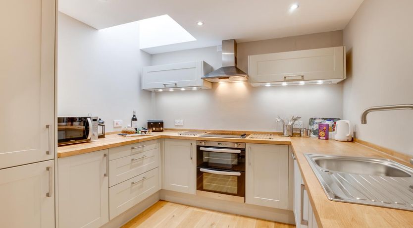 Photo of 3 Bed in Newton-by-the-Sea