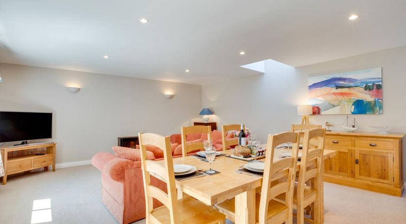 Photo of 3 Bed in Newton-by-the-Sea