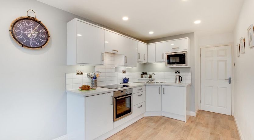 Photo of 1 Bed in Limeslade