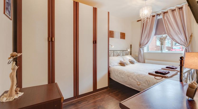 Photo of 4 Bed in Port Mulgrave