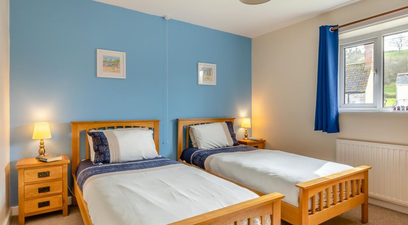 Photo of 3 Bed in Axmouth, Near Seaton