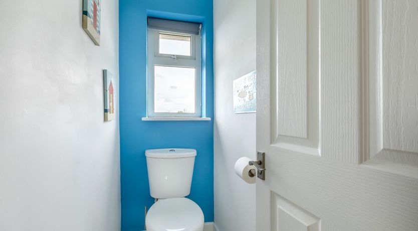 Photo of 3 Bed in Axmouth, Near Seaton