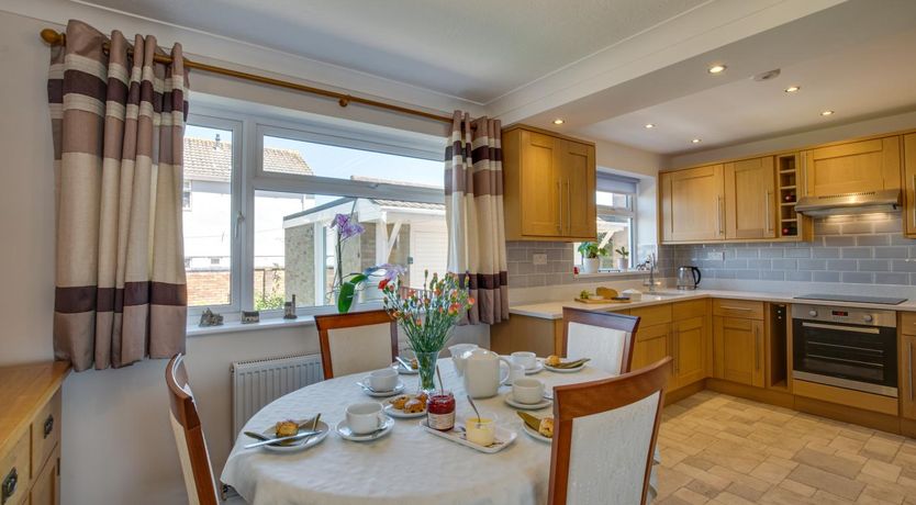 Photo of 3 Bed in Paignton