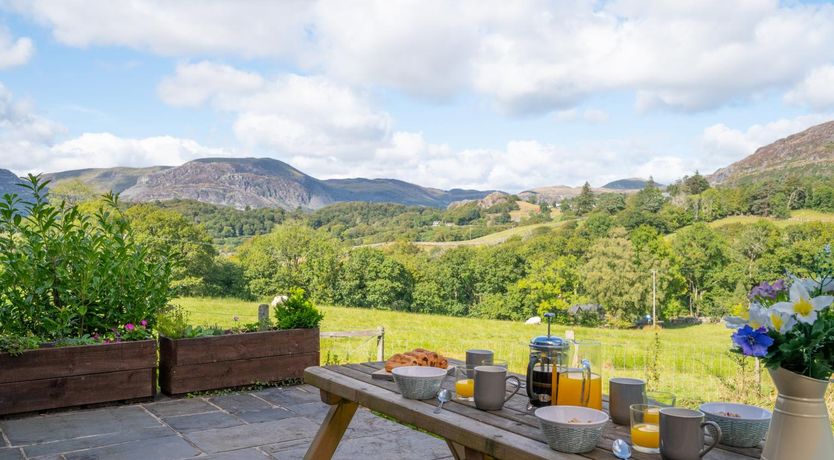 Photo of 4 Bed in Ffestiniog