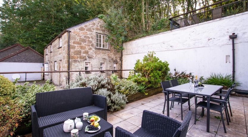 Photo of 2 Bed in St. Levan