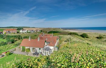 4 Bed in Bamburgh Holiday Home