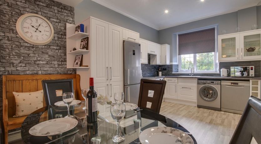 Photo of 3 Bed in Cardiff