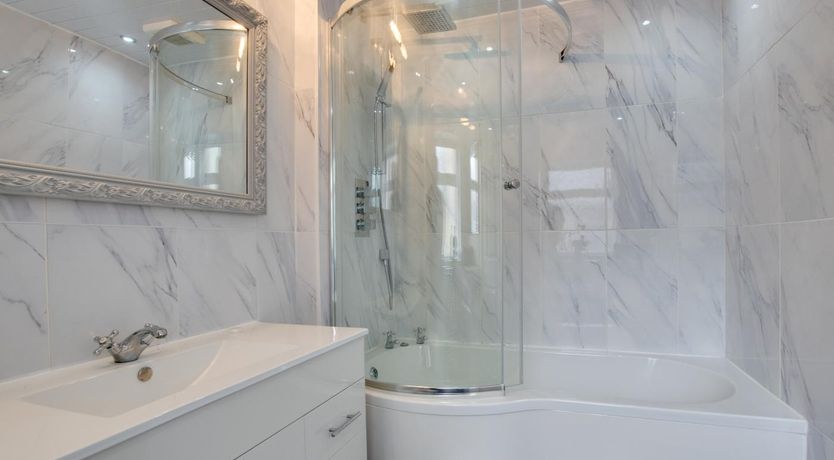 Photo of 3 Bed in Cardiff