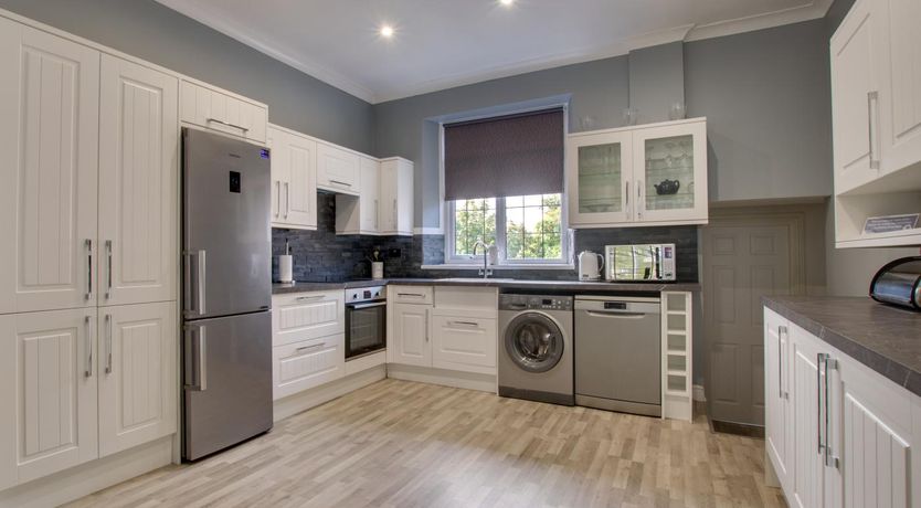Photo of 3 Bed in Cardiff