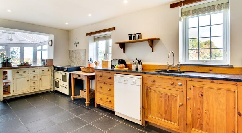 Photo of 4 Bed in St. Issey