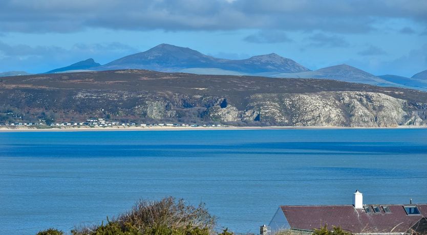 Photo of 2 Bed in Bwlchtocyn