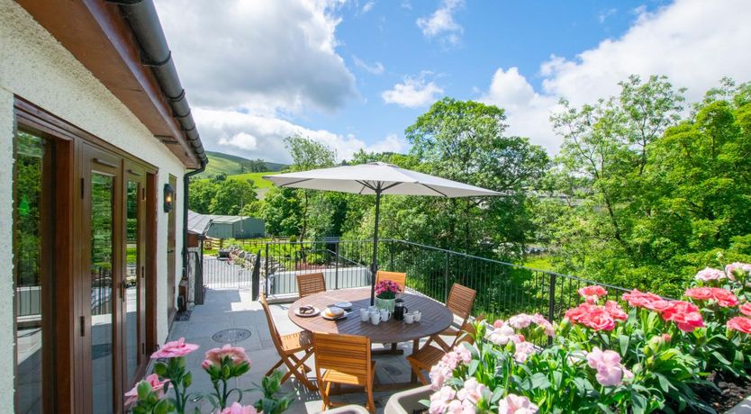 Photo of 4 Bed in Llanarmon Dyffryn Ceiriog