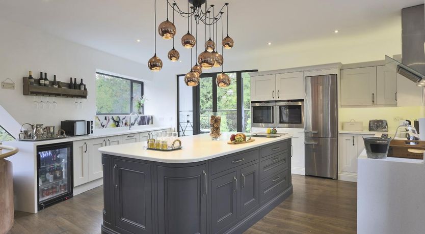 Photo of 6 Bed in Lavenham