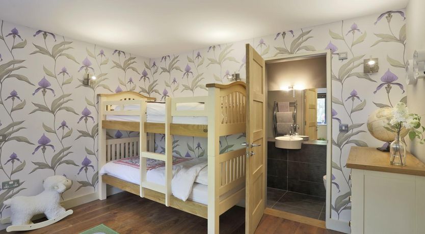 Photo of 6 Bed in Lavenham