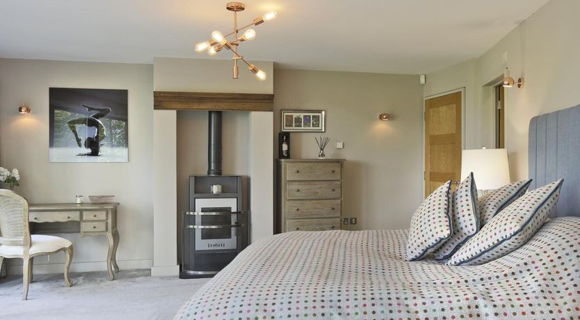 Photo of 6 Bed in Lavenham