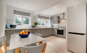 Photo of 4 Bed in Ilfracombe