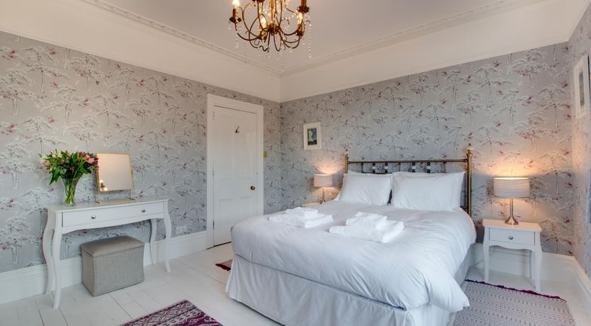 Photo of 4 Bed in Ilfracombe