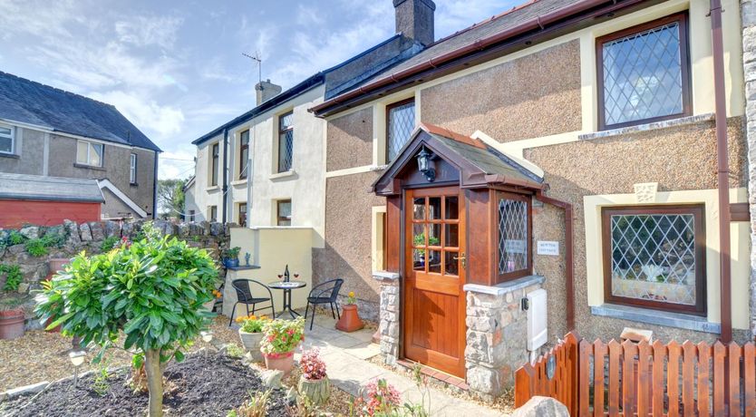 Photo of 2 Bed in Porthcawl