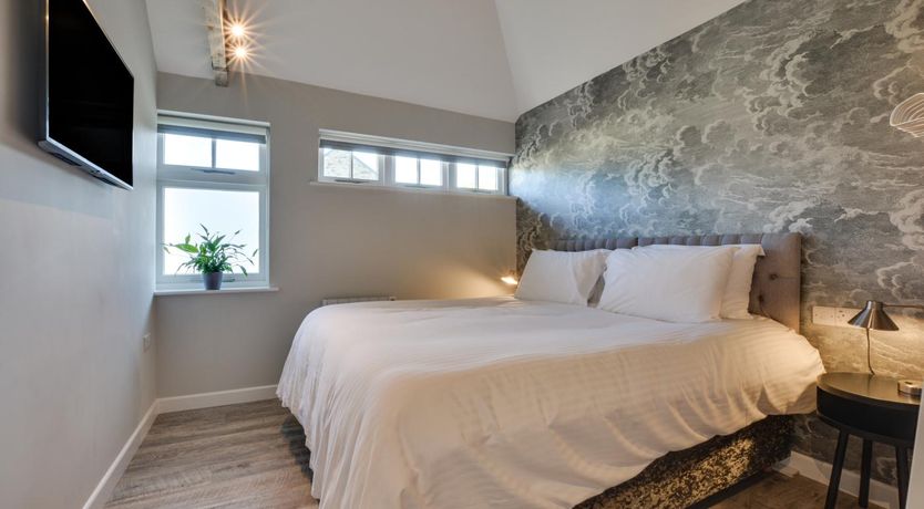 Photo of 1 Bed in Mitchell